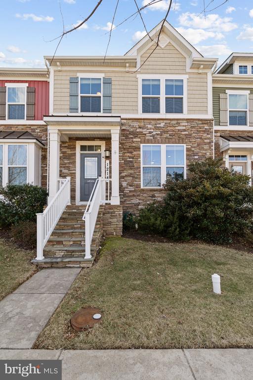 1214 SHENANDOAH SQUARE S