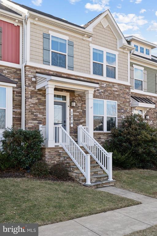 1214 SHENANDOAH SQUARE S