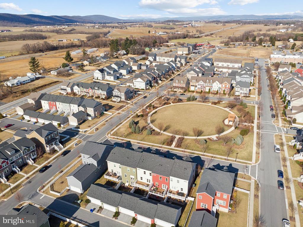 1214 SHENANDOAH SQUARE S