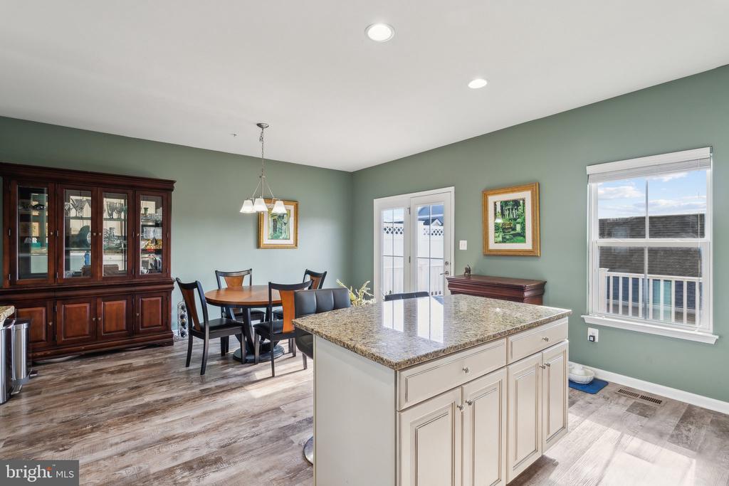 1214 SHENANDOAH SQUARE S