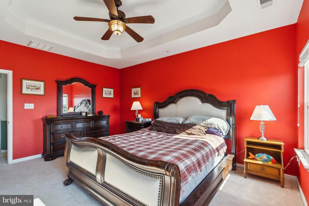1214 SHENANDOAH SQUARE S