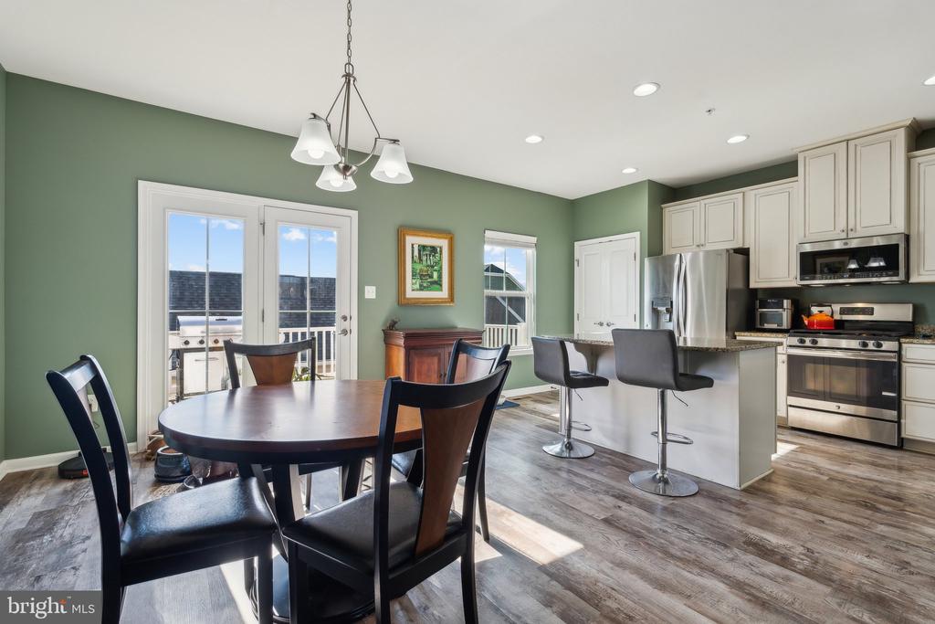 1214 SHENANDOAH SQUARE S