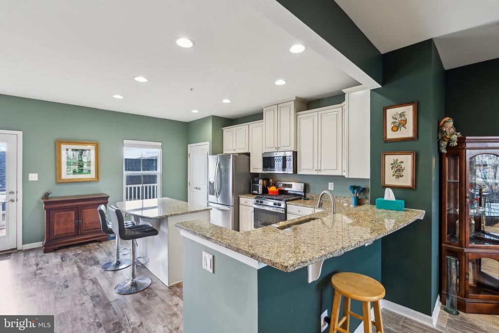 1214 SHENANDOAH SQUARE S