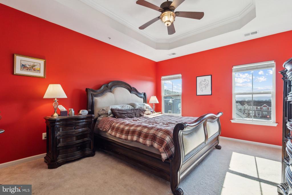 1214 SHENANDOAH SQUARE S