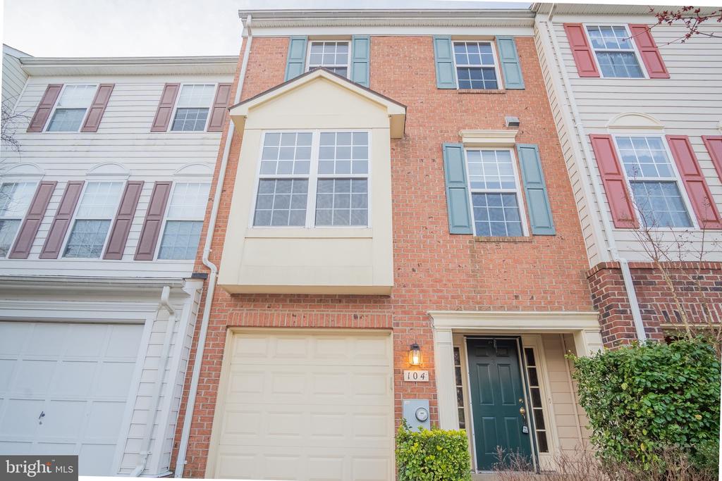 104 PENWICK CIRCLE