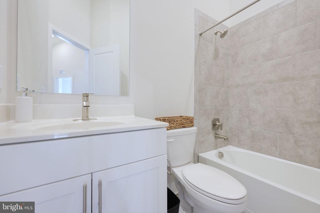 2353 SPRUCE KNOB TER