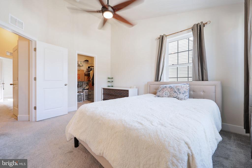 2353 SPRUCE KNOB TER