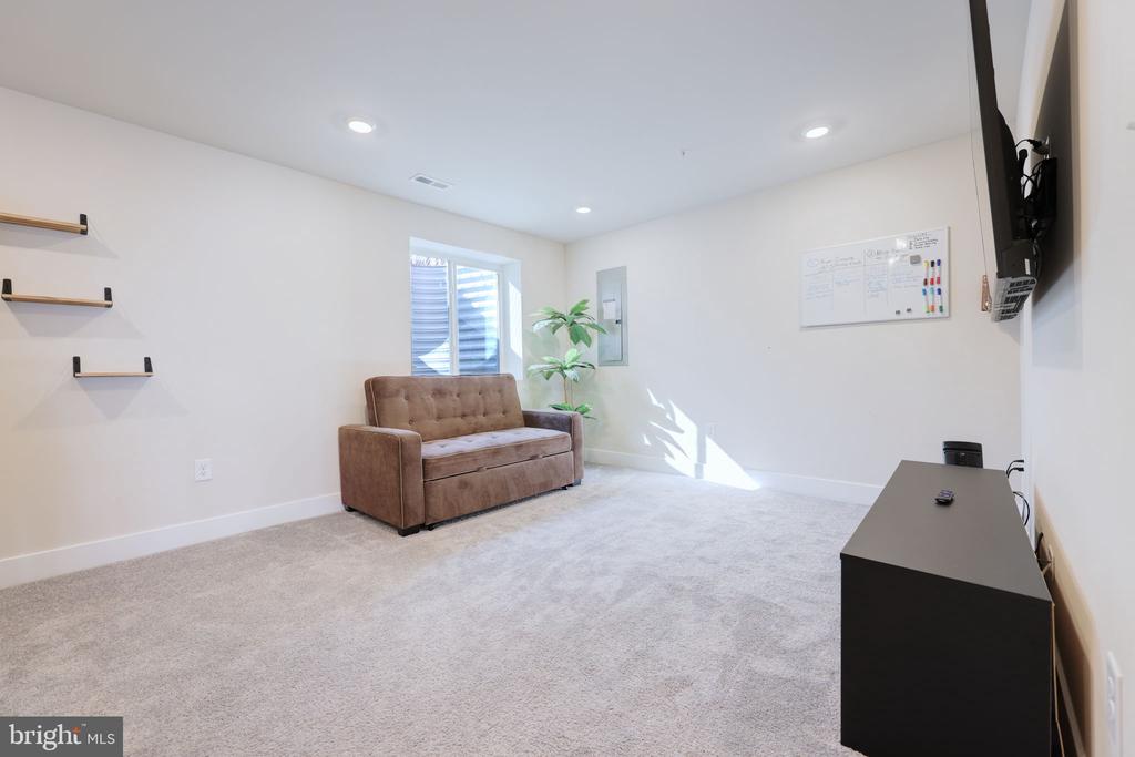 2353 SPRUCE KNOB TER