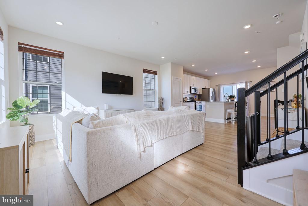 2353 SPRUCE KNOB TER