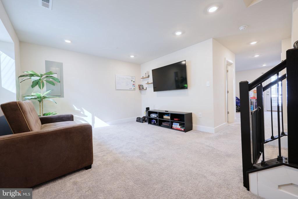 2353 SPRUCE KNOB TER
