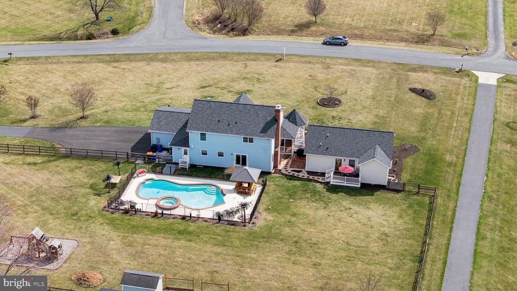 2994 HOPE MILL LN