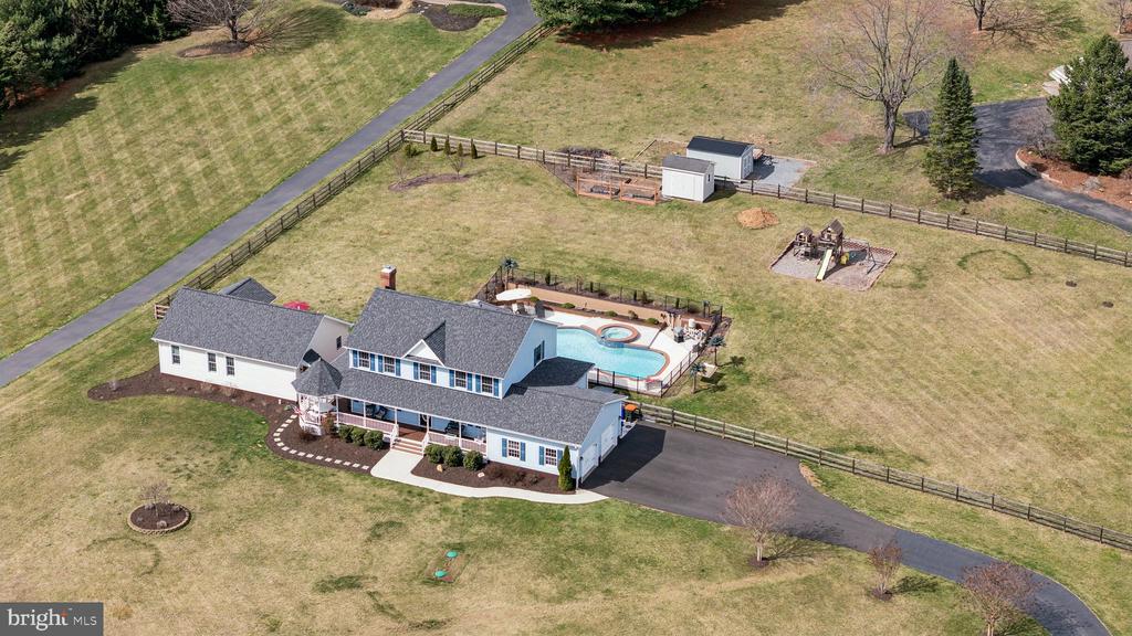 2994 HOPE MILL LN