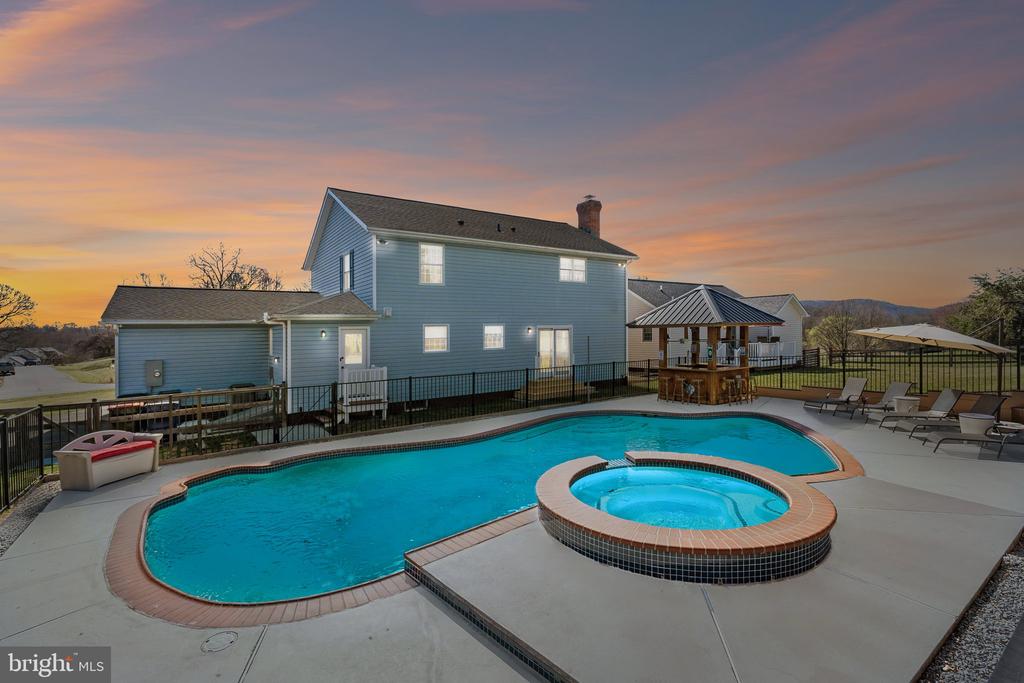2994 HOPE MILL LN