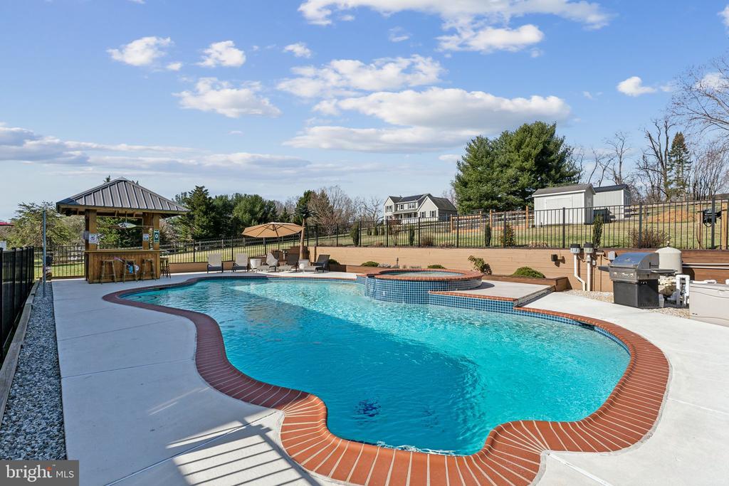 2994 HOPE MILL LN