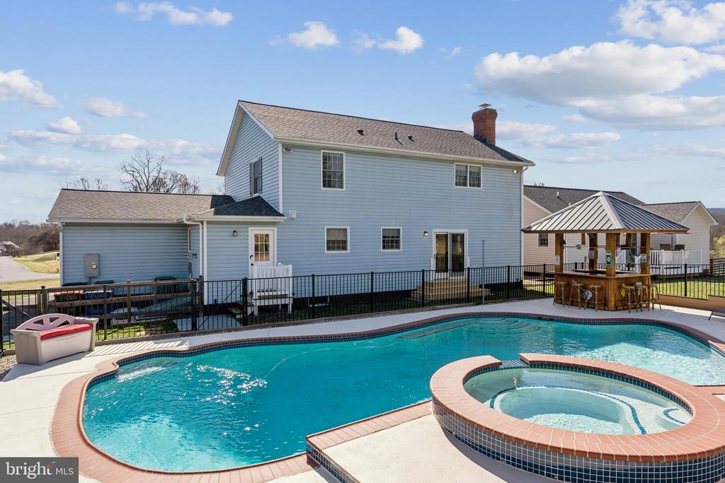 2994 HOPE MILL LN