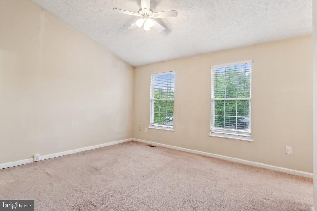 5492 PRINCE WILLIAM COURT