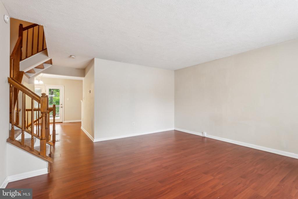 5492 PRINCE WILLIAM COURT