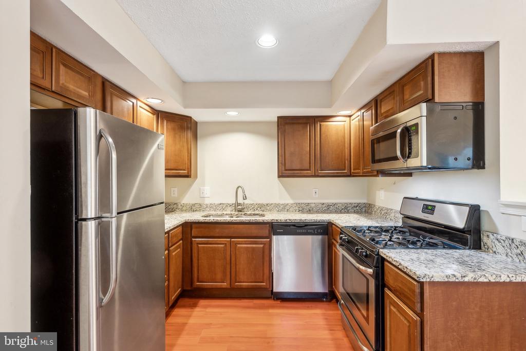 5492 PRINCE WILLIAM COURT