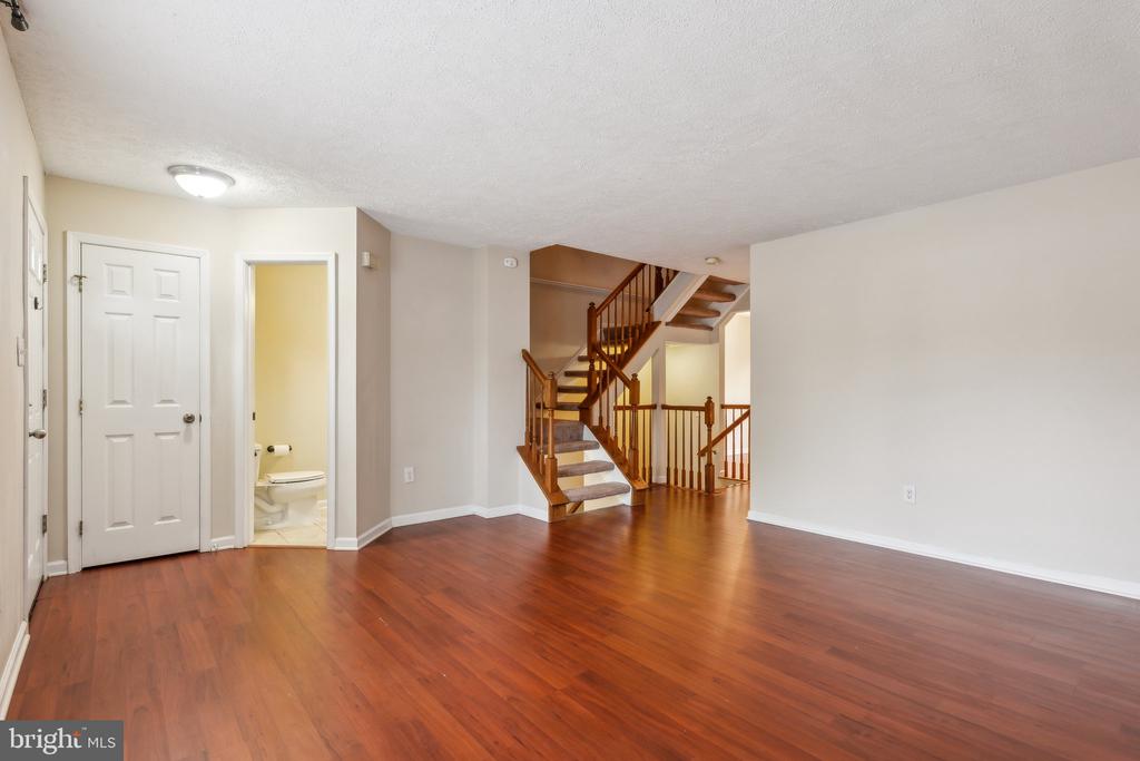 5492 PRINCE WILLIAM COURT