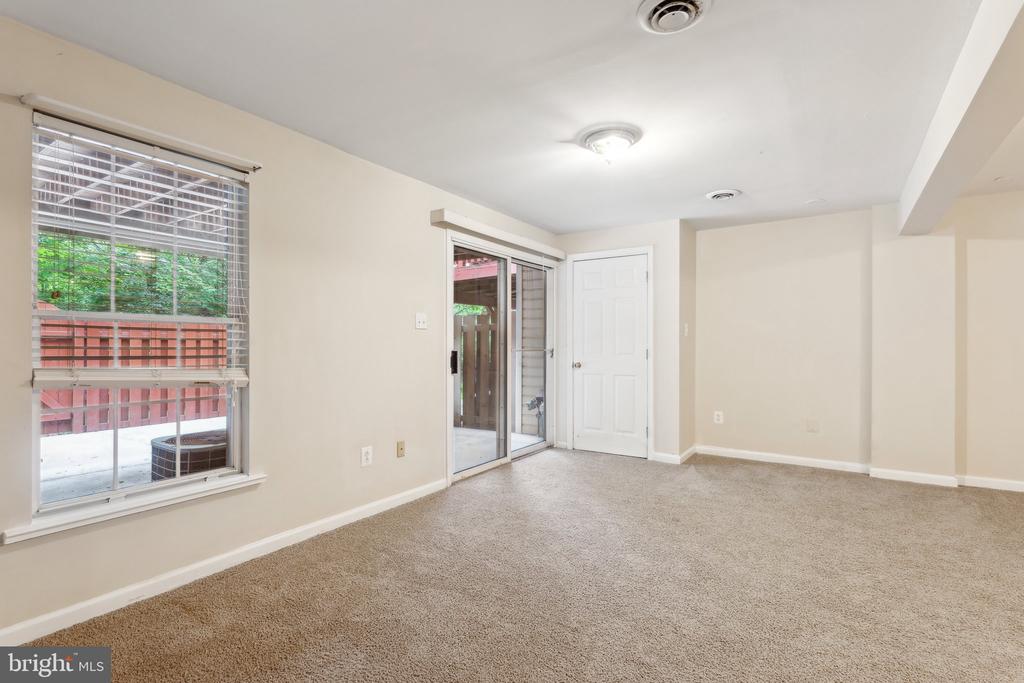 5492 PRINCE WILLIAM COURT