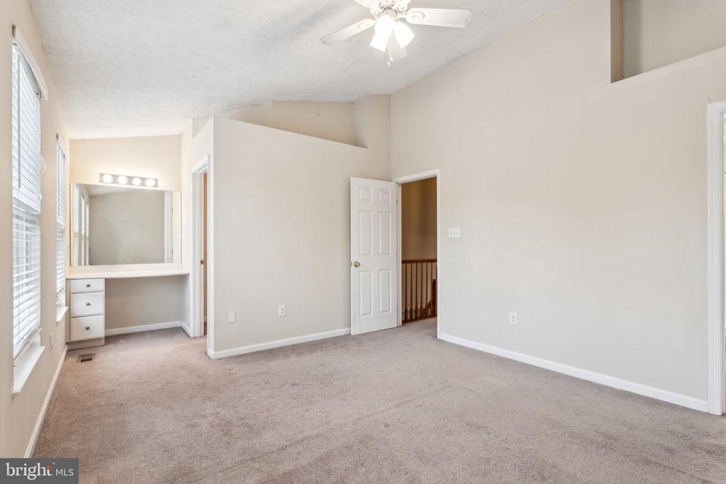 5492 PRINCE WILLIAM COURT