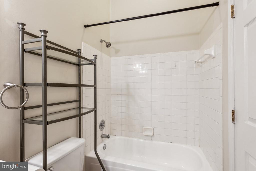5492 PRINCE WILLIAM COURT
