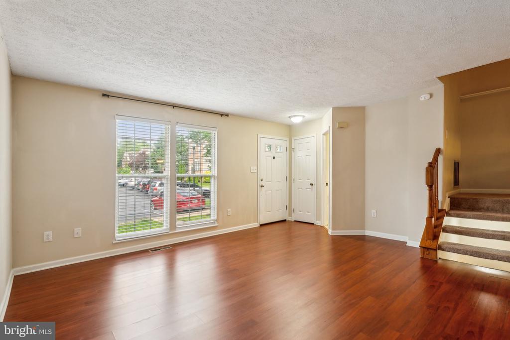 5492 PRINCE WILLIAM COURT