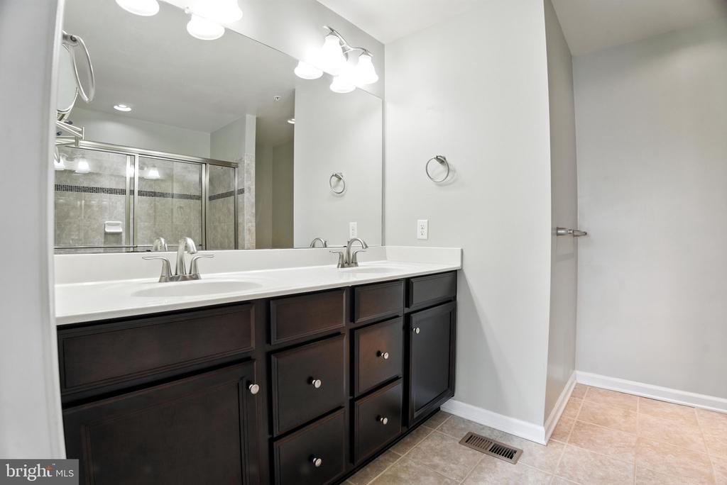 6388 BETTY LINTON LANE