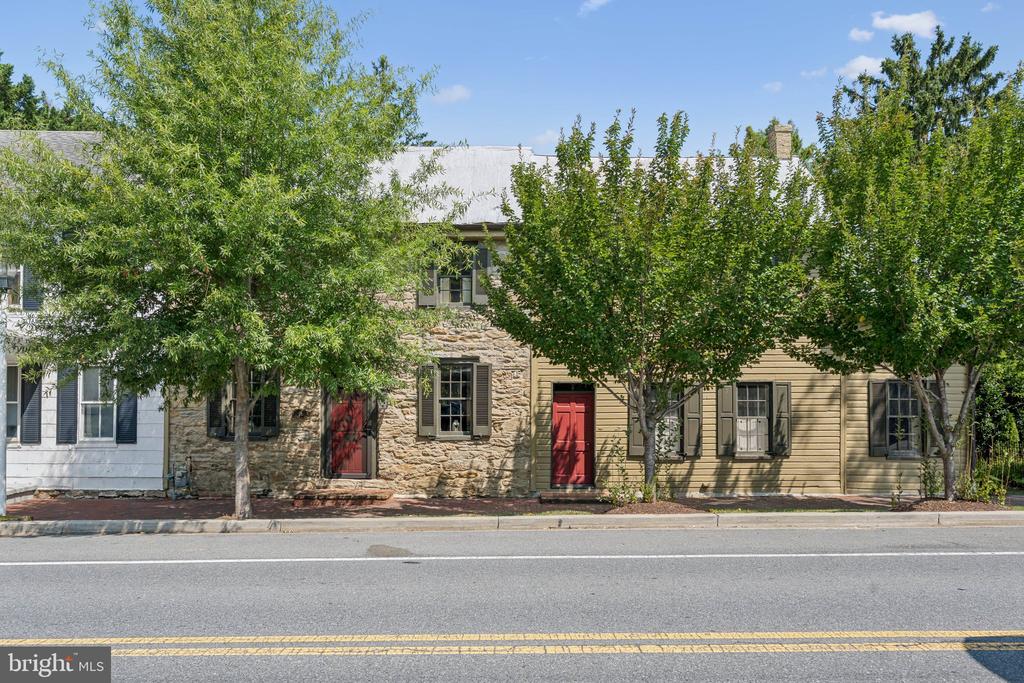 25 W MAIN STREET