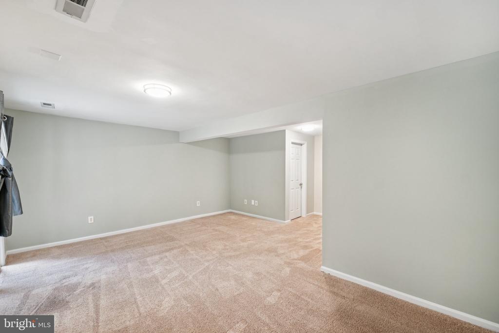 5494 PRINCE WILLIAM COURT