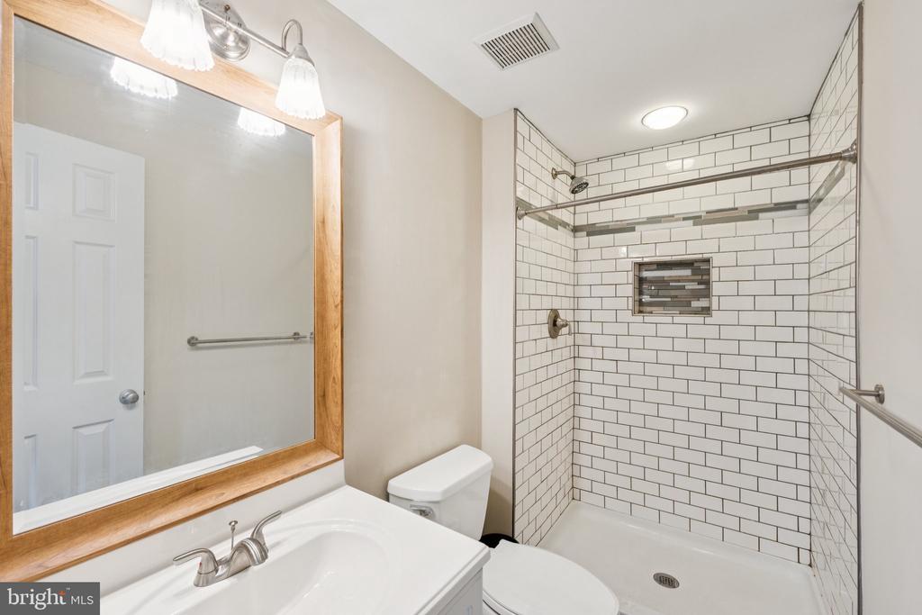5494 PRINCE WILLIAM COURT