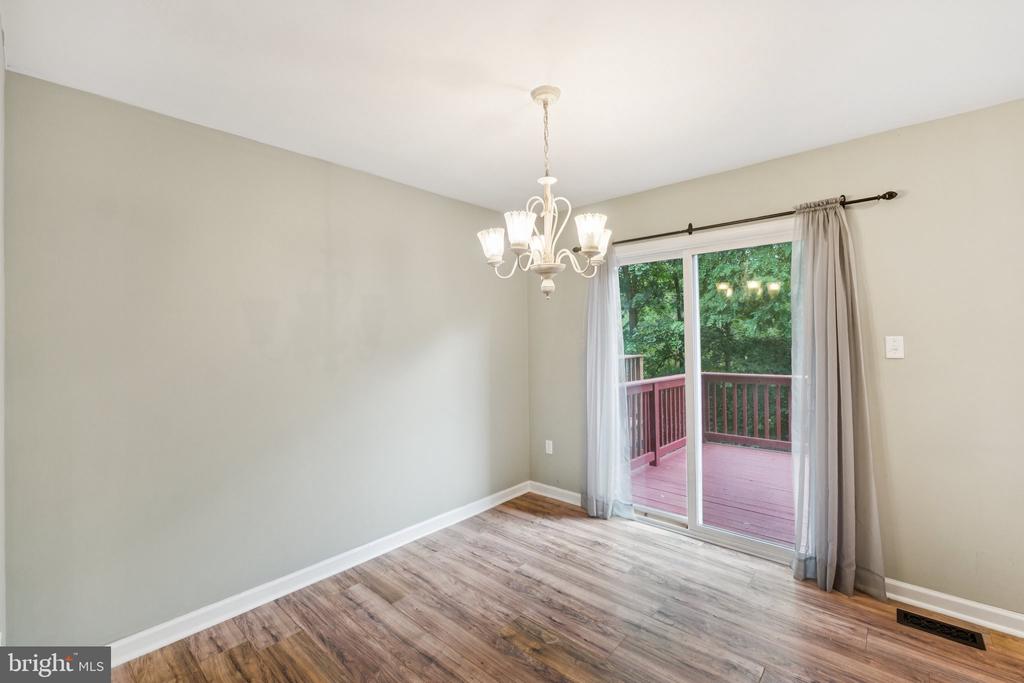 5494 PRINCE WILLIAM COURT