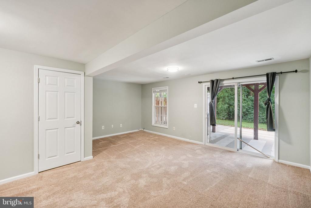 5494 PRINCE WILLIAM COURT