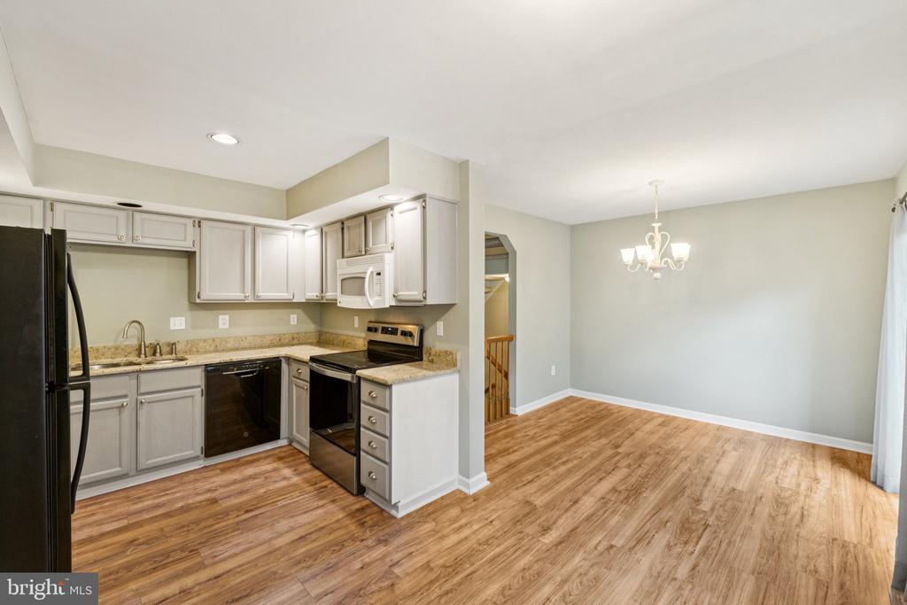 5494 PRINCE WILLIAM COURT
