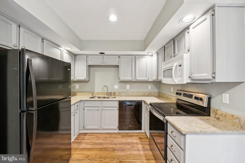 5494 PRINCE WILLIAM COURT