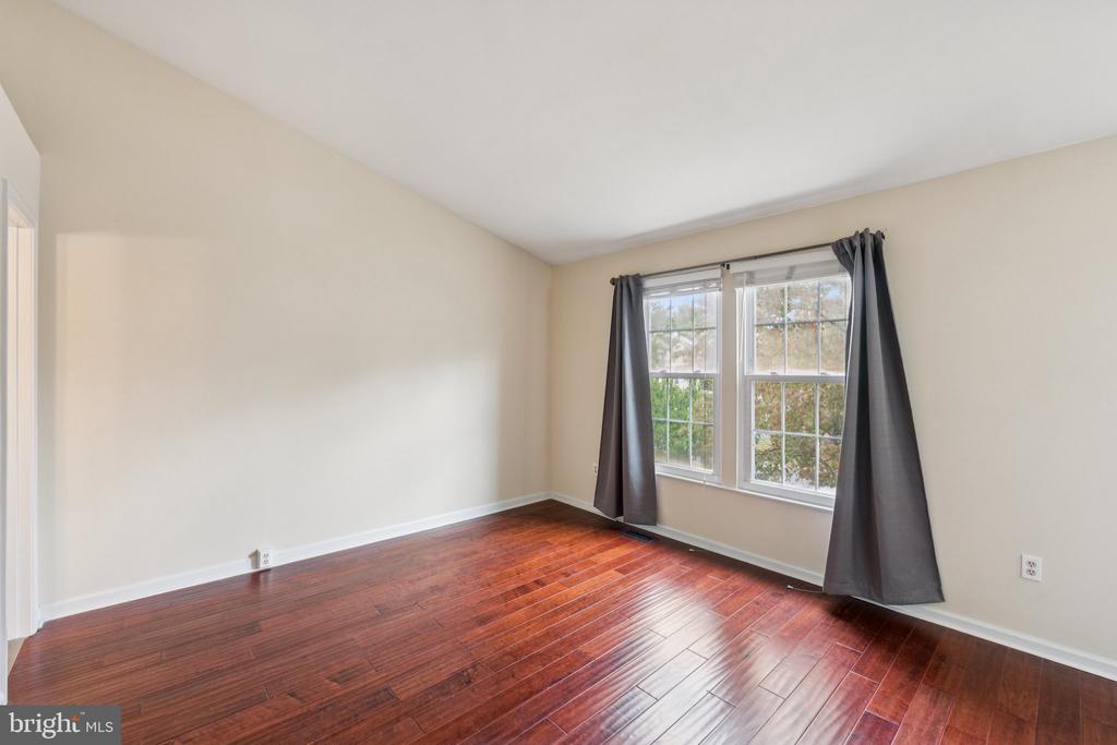 5494 PRINCE WILLIAM COURT