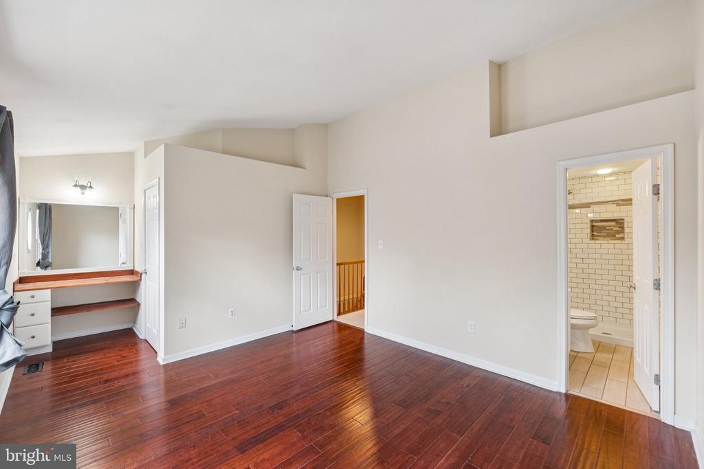 5494 PRINCE WILLIAM COURT