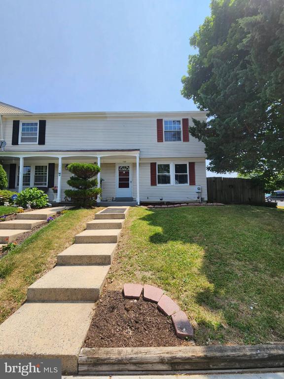 1768 CARRIAGE WAY