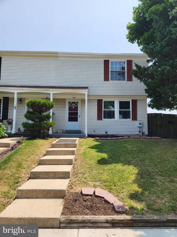 1768 CARRIAGE WAY