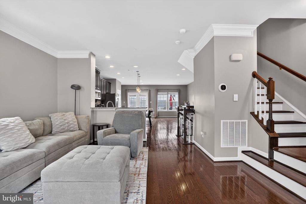 6413 WALCOTT LANE