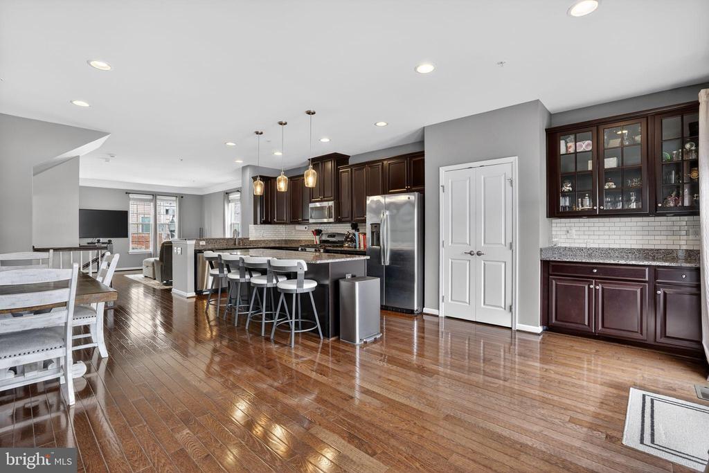 6413 WALCOTT LANE