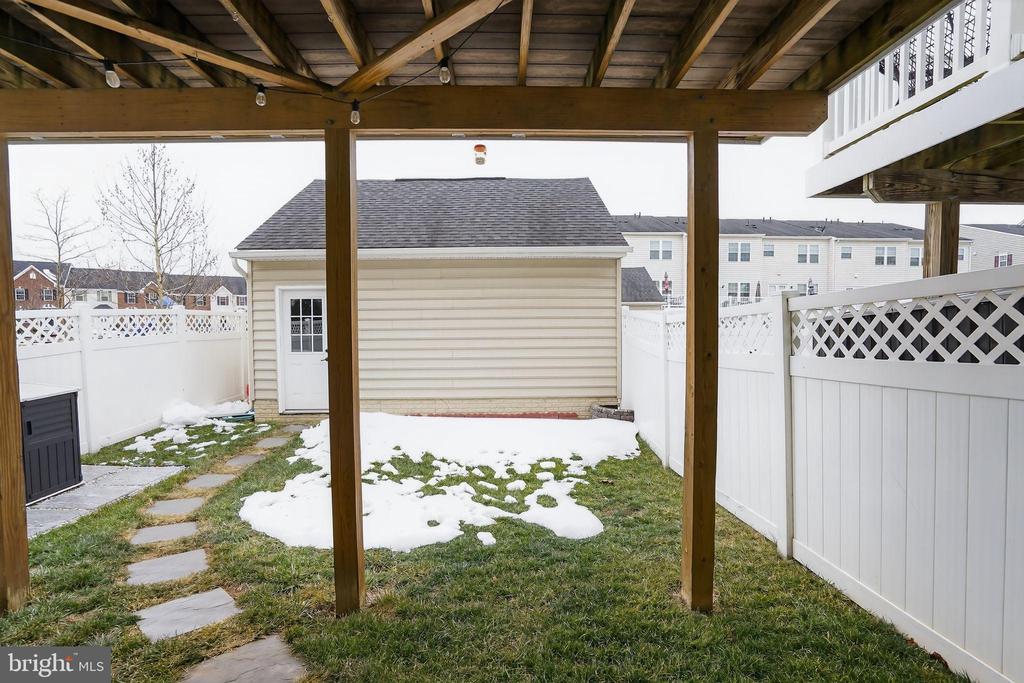 6413 WALCOTT LANE