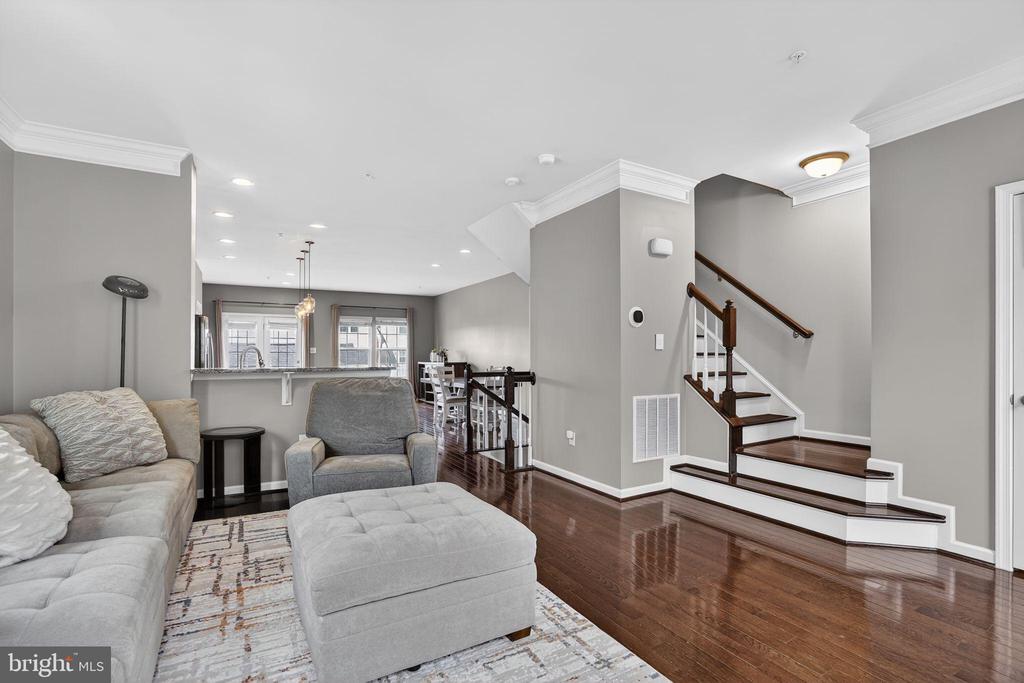 6413 WALCOTT LANE