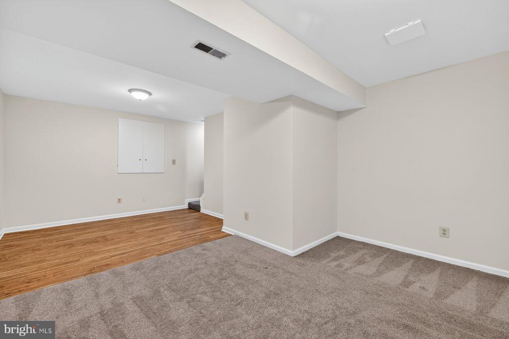 302 SPRING GATE COURT