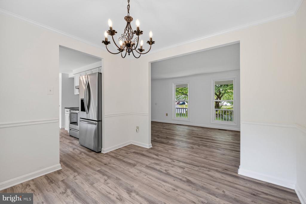 302 SPRING GATE COURT