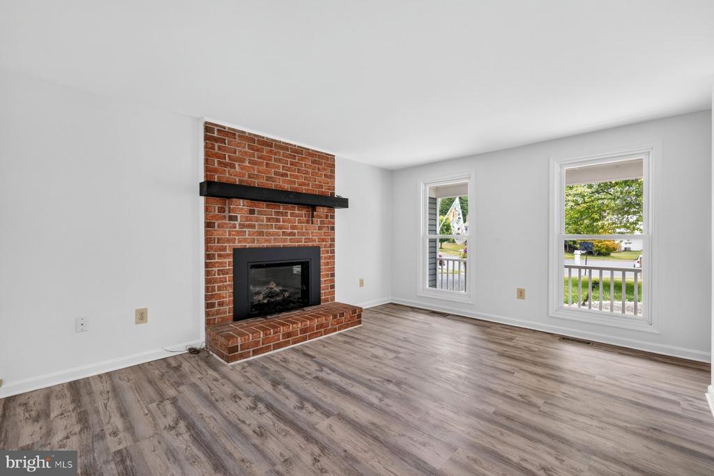 302 SPRING GATE COURT