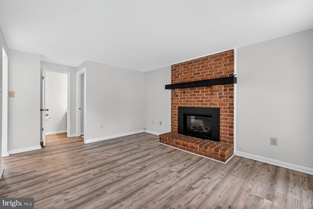 302 SPRING GATE COURT
