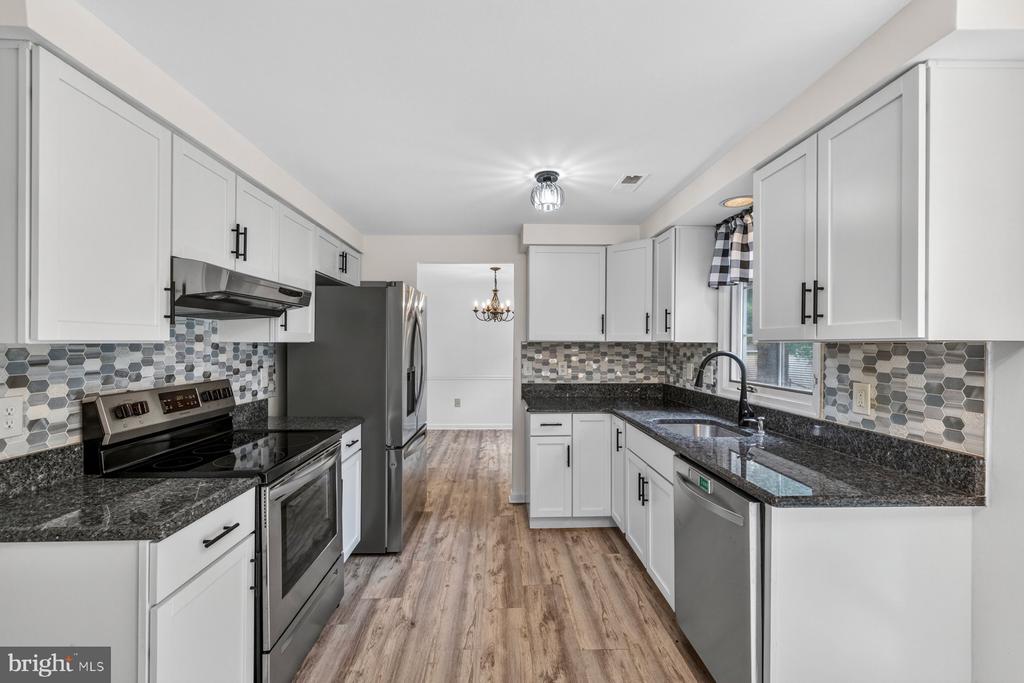 302 SPRING GATE COURT