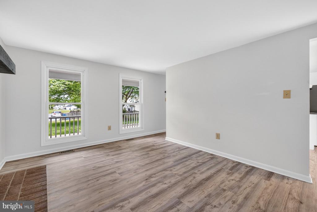 302 SPRING GATE COURT
