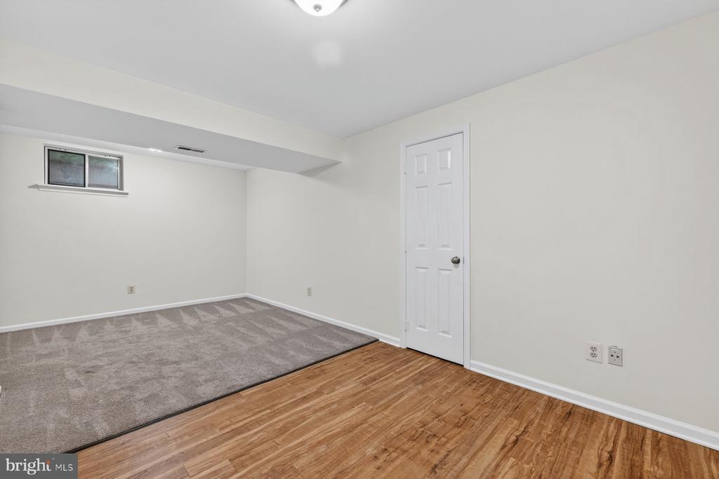302 SPRING GATE COURT